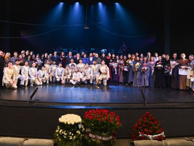 ADMİU-nun 100 illik yubileyi münasibətilə tamaşa...