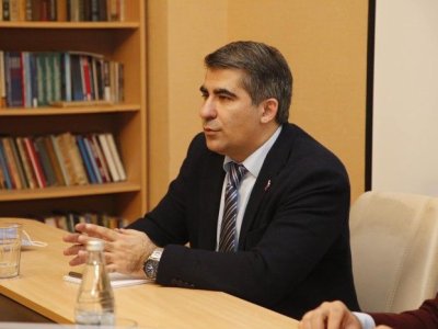 Nazir müşaviri: l və ll ixtisas qrupunu seçən qızlar çox azdır