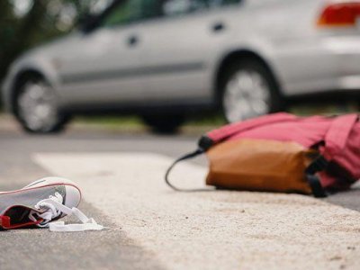 Suraxanıda gənc qızı avtomobil vurub