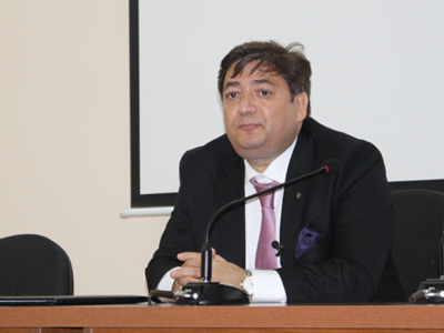 Vəzifə hər kəsə verilirsə, professor olmaq nəyə lazımdır?