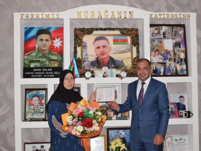 Məktəbdən məzun olan ŞƏHİD ANASI: “Təhsilimə davam etmək istəyirəm”