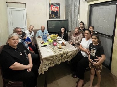 Deputatlığa bitərəf namizəd Gülşən Paşayeva şəhid ailələri ilə görüşdü