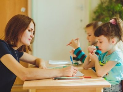 Düzgün repetitor seçimi: Saxta reklamlardan necə qorunaq?