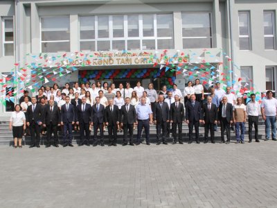 Regionlarda məktəb açılışları olub