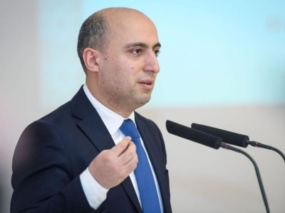 Nazir: Bəzi universitetlərin kağız formada sənəd tələb etməsi doğru deyil
