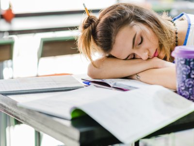 İmtahan stressi: Övladlarınızı başqaları ilə müqayisə etməyin!