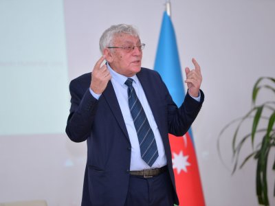 “Təşəkkür edirəm ki, məni belə intellektual uşaqlarla görüşdürdünüz” - yazıçı, pedaqoq Zahid Xəlil