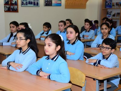 Paytaxt məktəblərində Beynəlxalq Ana Dili Günü münasibətilə tədbirlər...