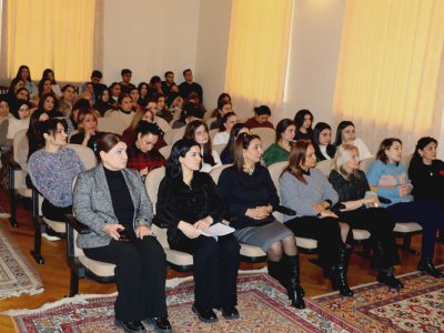 Tələbələr türkdilli əlyazmalar barədə məlumatlandırılıb