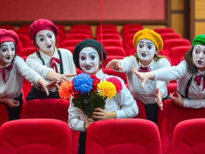 "Tarixdə bu gün" - Beynəlxalq Teatr Günüdür