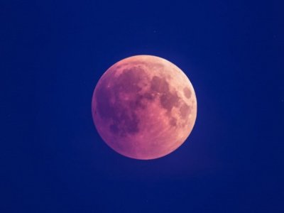 Bu həftə Yer sakinləri “Çiyələk Ay”ı müşahidə edə biləcəklər