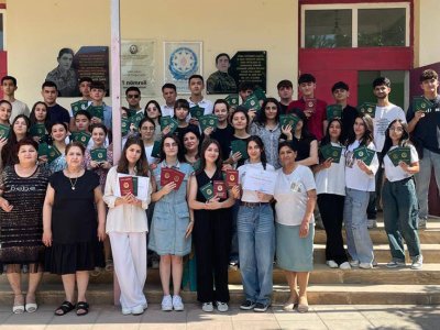 Bu bölgədə 140 nəfər fərqlənmə attestatı ilə məzun olub
