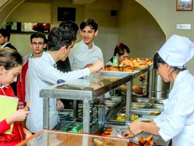 Məktəb bufetləri: Uşaqların sağlamlığı təhlükədə