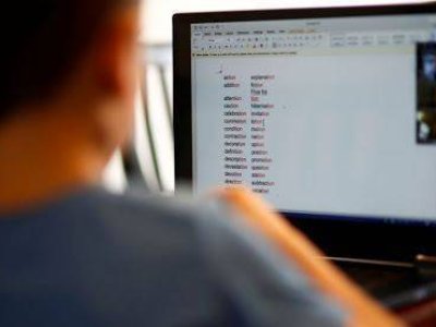 ABŞ-də virtual məktəb qeydiyyatı 1200% artıb