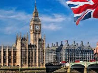 Britaniya universitetlərində dil bölmələri birləşdirilə bilər 