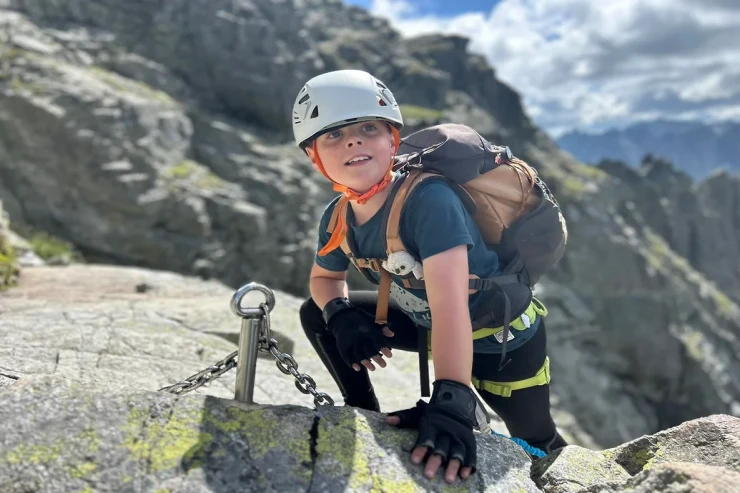 9 yaşına qədər 700-dən çox zirvəni fəth etdi