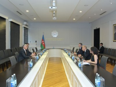 Emin Əmrullayev Özyeğin Universitetinin rektoru ilə görüşüb