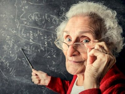 Alimin təqaüdçüsü yox, rəhmətliyi olur... - “Ömür boyu elmə xidmət etməlidirlər”