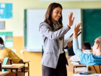 Xarici ölkələrdə məktəblilərin gündəlik dərs cədvəli necədir? - ARAŞDIRMA