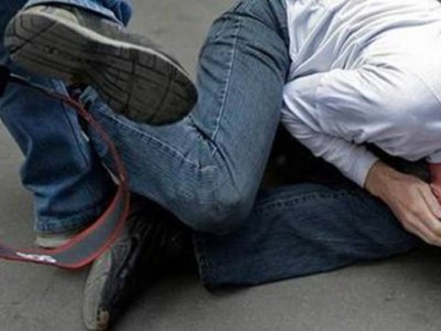 Məktəbli dərsdə sinif yoldaşının valideyni tərəfindən döyülüb