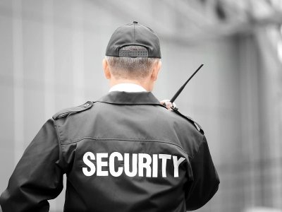 Böyük Britaniyada məktəblərdə təhlükəsizlik tədbirləri gücləndirilir