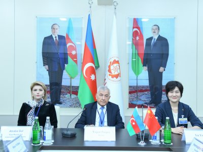 BMU-da Çindən olan doktorantların iştirakı ilə elmi seminar keçirilir