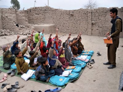 Təhsil böhranı: milyonlarla uşaq məktəbdən kənarda qalıb