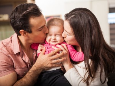 Uşaqları öpməklə keçən təhlükəli virus - pediatrdan vacib XƏBƏRDARLIQ