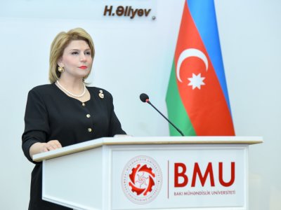 BMU-da çinli doktorantların iştirakı ilə keçirilən seminarın bağlanış mərasimi