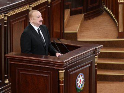 Bizim dilimiz çox zəngindir və xarici kəlmələrə ehtiyac da yoxdur