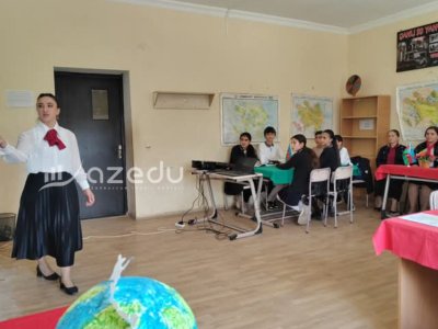 Dərs demək üçün kilometrlərlə yol qət edən müəllim: “Hər çətinlik sevgi ilə unudulur”