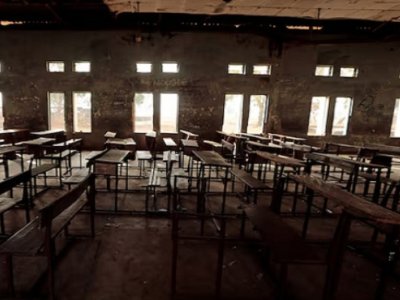 Silahlılar 300-dən çox məktəblini oğurladı