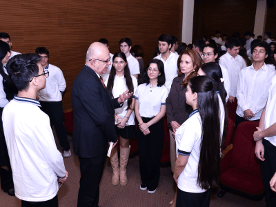 Deputat Elçin Mirzəbəyli məktəblilərlə görüşüb