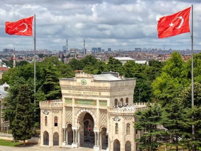 Türkiyədə universiteti tərk edənlərin faizi rekord səviyyədə aşağı düşüb