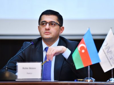 ADNSU-nun rektoru I kurs SABAH qruplarının tələbələri ilə görüşüb