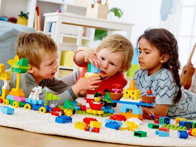 5 yaşlı uşaqlarda yaradıcılıq neyronları ən aktiv mərhələdədir