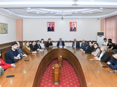 BMU-da Azərbaycan dilinin tətbiqi məsələlərinə həsr olunan seminar keçirilib 