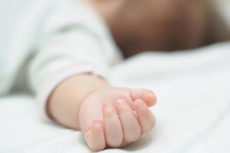 Sumqayıtda körpə yüksək temperaturdan ölüb