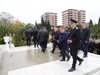 Ulu öndər Heydər Əliyevin xatirəsi ehtiramla yad edilib