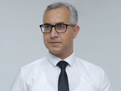 Kamran Əsədova cinayət işi açıldı - Abituriyentlərə cavab ötürürmüş