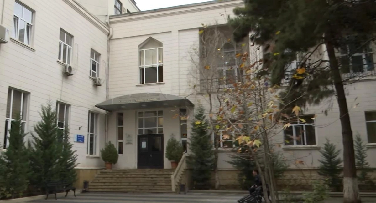 Direktorla mübahisədən sonra işçi özünə xəsarət yetirdi - Kollecdə qalmaqal