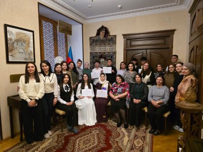 Məktəblilər Hüseyn Cavidin &ldquo;Ana&rdquo; pyesini ev muzeyində səhnələşdirdilər