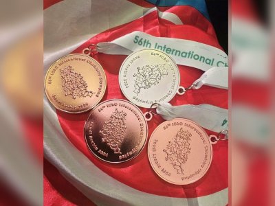 Məktəbliləri beynəlxalq olimpiadalarda 12 medal qazanıblar
