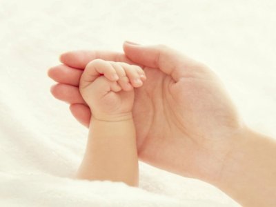 Körpə evdə doğuş zamanı ölüb