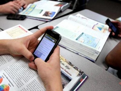 Bir neçə ilə müəllimlərə telefon qadağan olunacaq - PROQNOZ