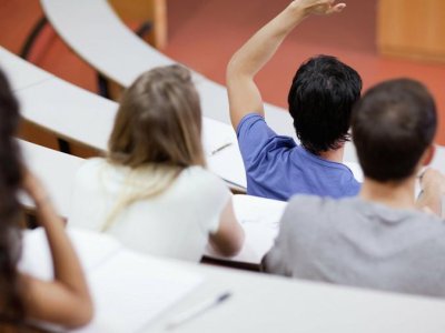 Abituriyentlər Bakını seçir - Regional universitetlər harada uduzur?