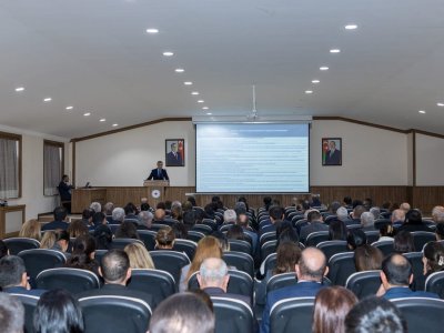 Naxçıvanda məktəb direktorları üçün təlimlərə başlanılıb