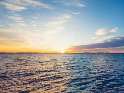 13 yaşlı yeniyetmə ailəsini xilas etmək üçün kilometrlərlə üzdü