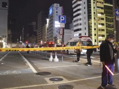 Yaponiyalı gənc yeniyetmələrə bıçaqla xəsarət yetirib