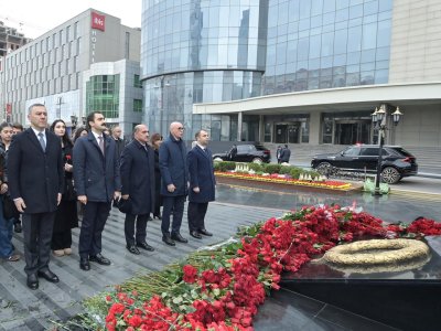 Nazirliyin kollektivi Xocalı qurbanlarının xatirəsini yad edib